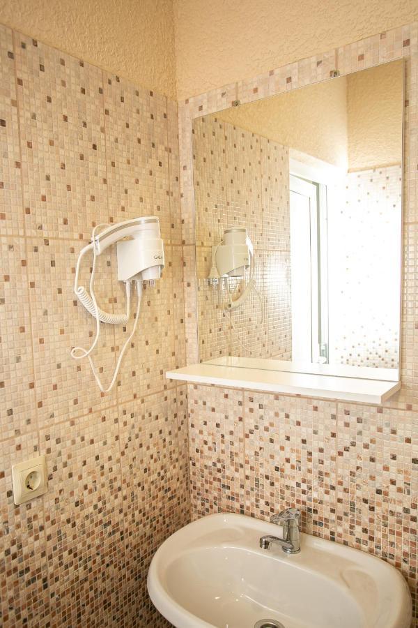 Sanzazila Hotell Gudauta Eksteriør bilde